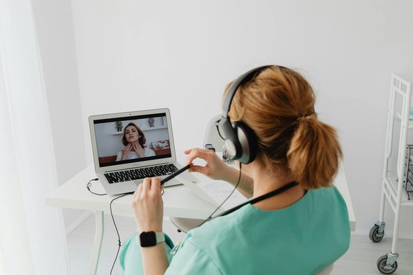 Révolutionner la formation en entreprise grâce à l'apprentissage immersif en réalité augmentée